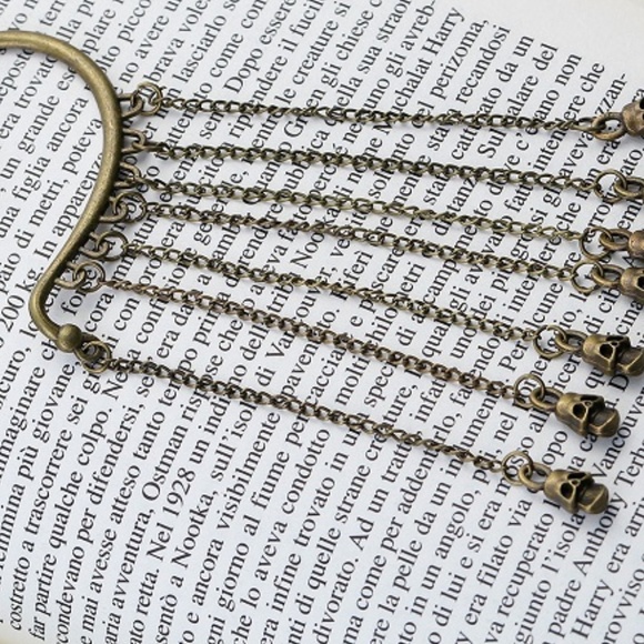 Hot Amazing 2019 Big Antique Skull Tassel Ear Cuff - Picture 3 of 6